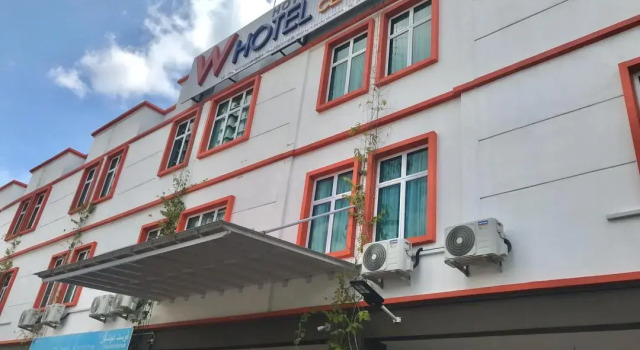 W Hotel Cemerlang
