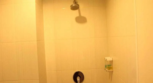 Wisma City Inn, Rezervați Hotel Hoteluri în Sulawesi cu parcare, Parcare