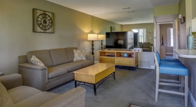 Апартаменты 2 Mi to Coachella & Stagecoach: Condo w/ Pool