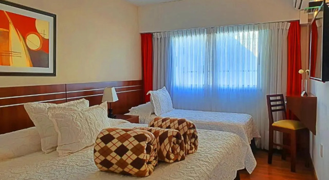 Трёхместный номер Superior Hotel America