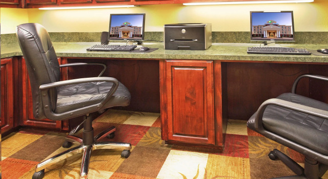 Holiday Inn Express Hotel and Suites Shreveport South Park Plaza by IHG, Забронировать Отель Шривпорт Луизиана