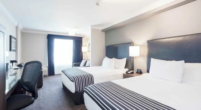 Номер Grand Sandman Signature Prince George Hotel