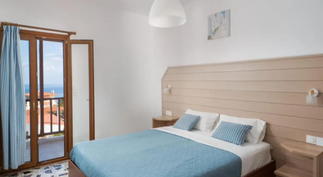 Трёхместный номер Standard с видом на море Spiros-Soula Family Hotel & Apartments