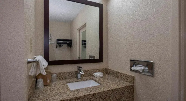 Двухместный номер Standard Red Roof Inn Warrenton