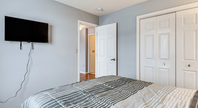Indianapolis Home w/ Private Yard ~ 8 Mi to Dtwn!, Prenota Casa vacanze Hotel a Indiana con parcheggio, Parcheggio