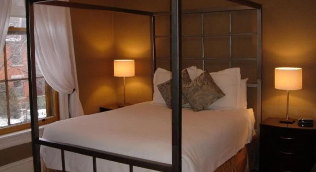 Avalon Bed and Breakfast, Varaa Hotelli Ottawa 