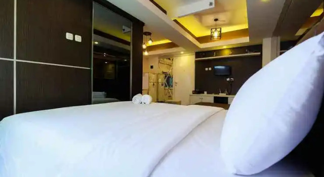 Studio Spacious Room at Green Pramuka Apartment By Travelio