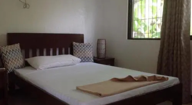Bamboo Beachhouse Guesthouse, Rezerwuj Hotel Hotele w Garcia Hernandez z basenem, Basen