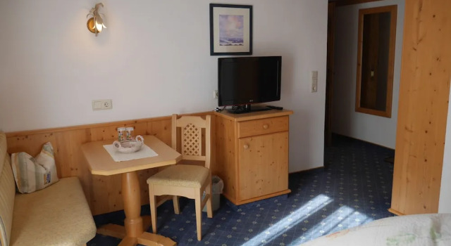 Номер Standard Pension Bergkristall