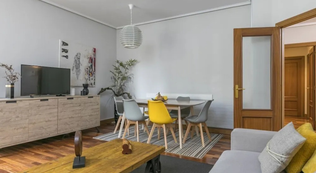 Gran Via 3 by Forever Rentals. 3 Bedroom Apartment With Wifi in Abando. Groups