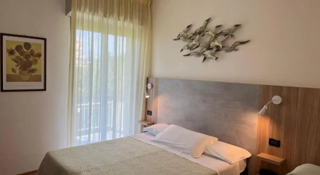 Трёхместный номер Standard с балконом Hotel Betty