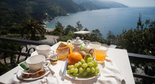 Двухместный номер Standard с балконом и с видом на море Albergo Suisse Bellevue