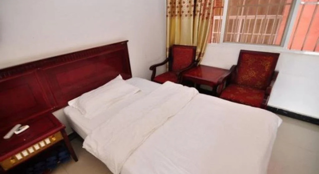 Jinghong Yuerongzhuang Hotel