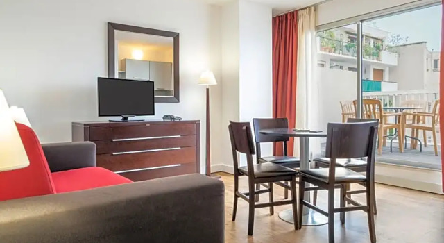 Апартаменты Adagio Access Paris Eiffel Aparthotel