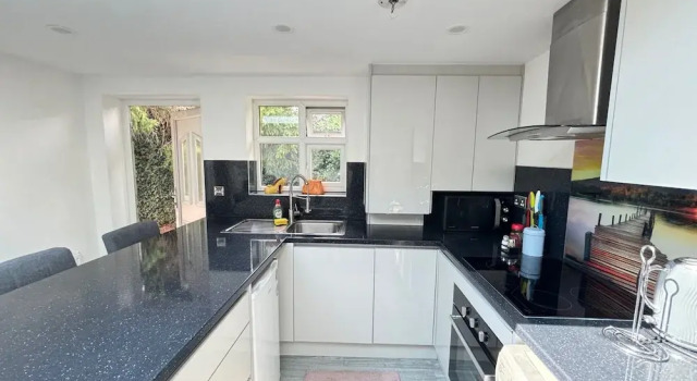Cozy 2 Bed Property in High Wycombe Tn, Забронировать Дом для отпуска Хай-Уиком 