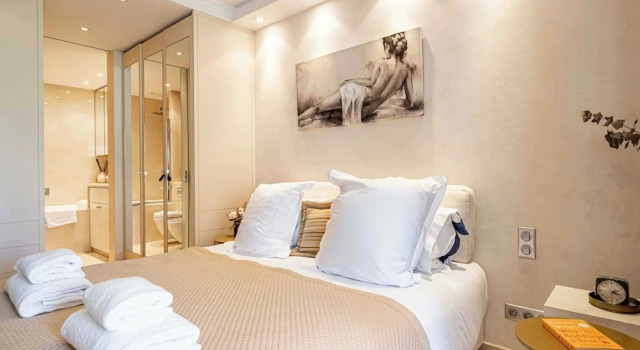 Modern Appartement a/c 2br/4p - Cannes, Забронировать Апартаменты/квартира Канны Приморские Альпы, рядом с Каннский железнодорожный вокзал