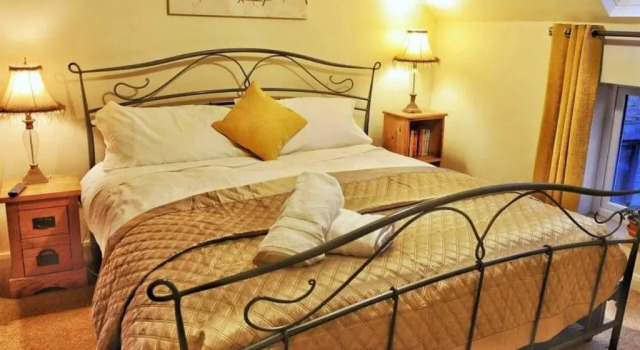 Коттедж Cosy & Spacious Cottage in Scenic Village With Pub