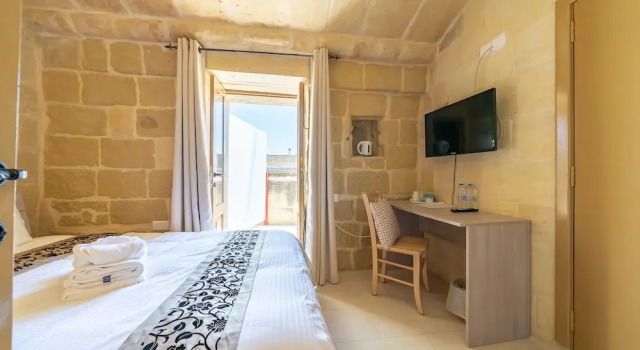 Camera Economy Ta' Pinu B&B