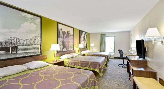 Doppel Suite Super 8 by Wyndham Gainesville
