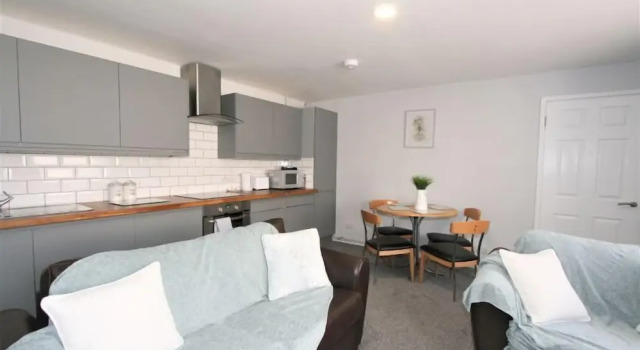 Friary House Serviced Apartments by Roomsbooked - 24Hr Reception, Varaa Huoneisto Asunnot kohteessa Merseyside, Huoneisto