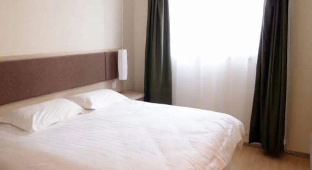Motel 168 Dalian Youhao Square Inn, Prenota Motel Motel a Liaoning, Motel