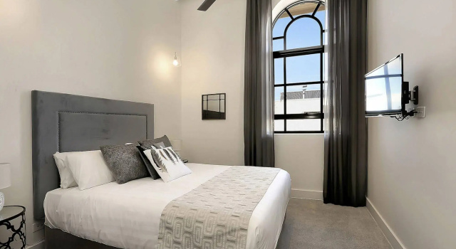 THE DEVLIN APARTMENTS 1 Bedroom Apartment near GMHBA stadium in Geelong - LG03, Забронировать Апартаменты/квартира Отели Джелонг с парковкой, Парковка