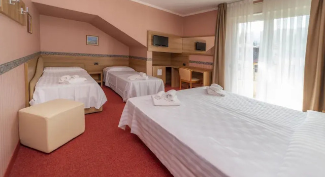 Четырёхместный номер Comfort с балконом Hotel Della Torre