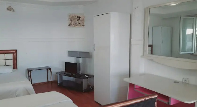 Семейная студия с балконом и с видом на море Dallas Hotel