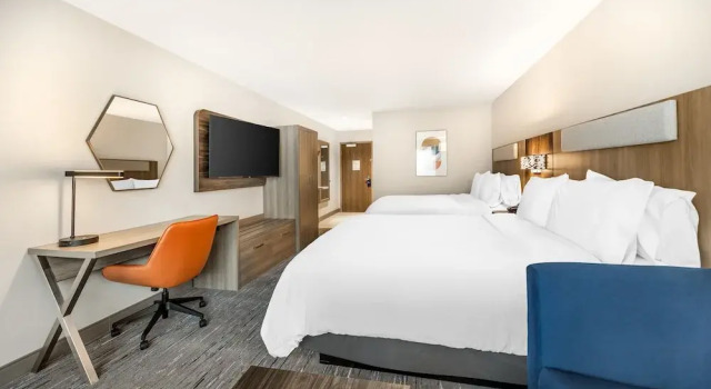 Четырёхместный люкс Holiday Inn Express & Suites Nashville West End - Univ Area by IHG
