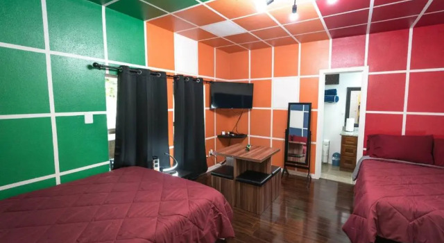 Апартаменты East Downtown Rubiks Studio