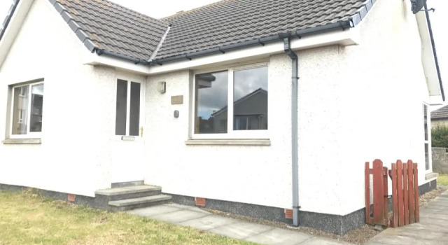 Коттедж с 2 комнатами Malva - Modern 2 Bedroom Bungalow in Wick Sleeps 4 with private parking - NC500 Route