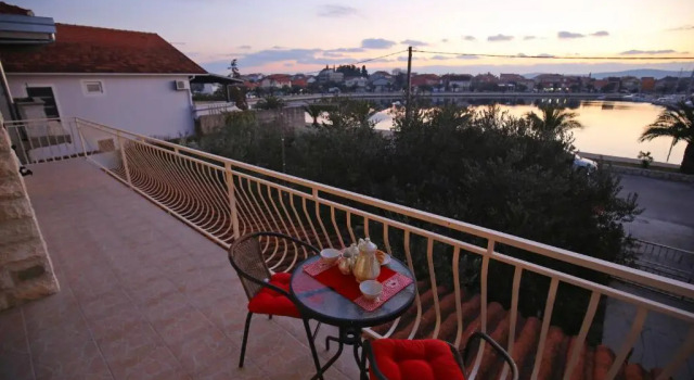 Apartment Roberto, Забронировать Апартаменты/квартира Отели Задарской жупания с бассейном, рядом с Пляж Старенице, Бассейн
