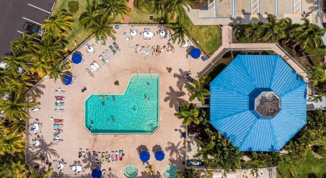 Номер Standard Immaculate Gated Community Condo - Just Across The Street From The Beach! 2 Bedroom Condo by RedAwning