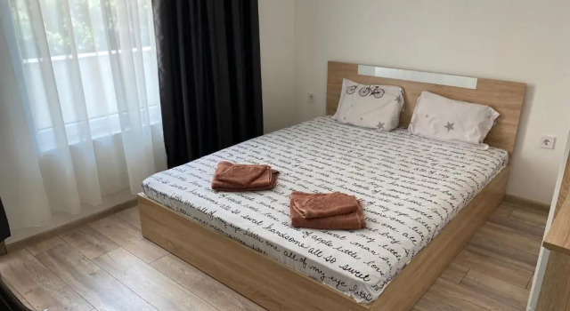 Modern 1BR Apart with Cinema Couch 65 inch TV & Free Street parking, Book Hotel Plovdiv Plovdiv