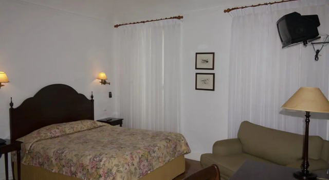 Hotel Riviera, Забронировать Отель Отели Эвора-Монте 3 звезды, рядом с Church of Nossa Senhora da Graca, 3*