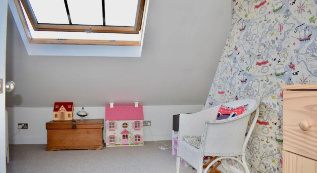 Spacious Family Home With Garden, Забронировать Отель Отели Исторического графства Суссекса с парковкой, Парковка