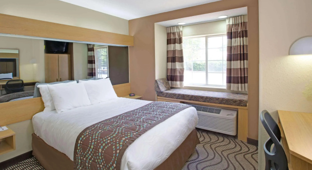 Microtel Inn by Wyndham Charlotte/University Place