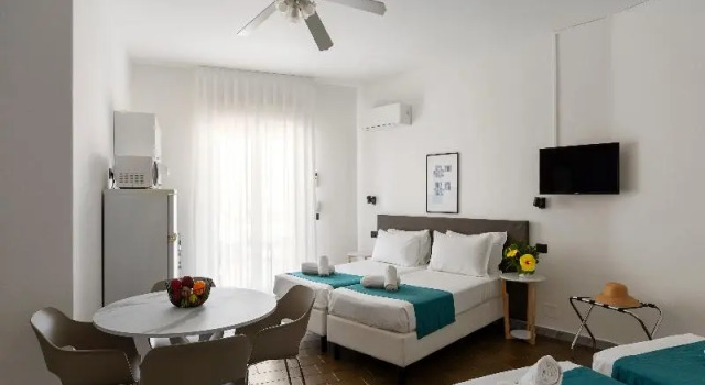 Четырёхместный номер Standard с балконом Villa Collina