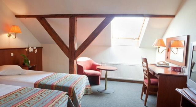 Art Hotel Laine, Забронировать Отель Отели в центре Центра, в центре, Парковка