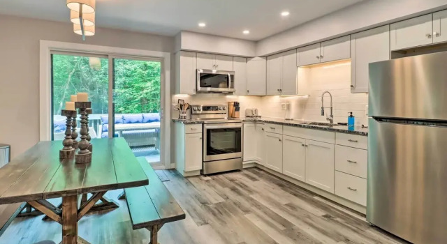 Коттедж Hot Tub & Fire Pit! Gem in Big Bass Lake Community