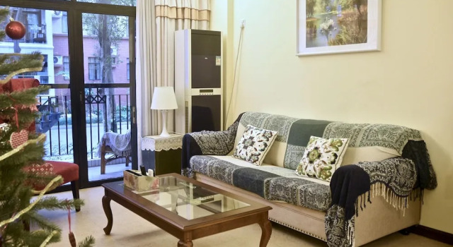 Семейный люкс с 3 комнатами с видом на внутренний двор Guangzhou Ardrew Shared Homestay