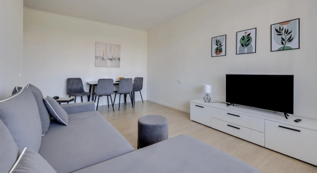 The owner is a Service on Shipilovsky passage 43k3, Book Apartment Moscow Russia