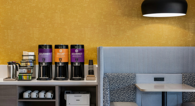 Home2 Suites By Hilton Altoona Des Moines, Varaa Hotelli Hotellit Iowa uima-altaalla, Uima-allas