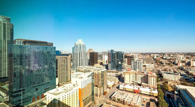 Четырёхместный номер Standard с видом на город Austin Marriott Downtown