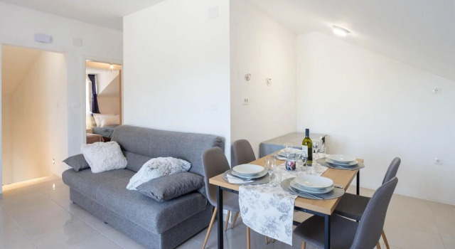 Stunning Home In Povlja With Kitchen, Prenota Hotel Povlja 