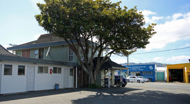 Midway Pacifica Lodge, Boek Hotel  
