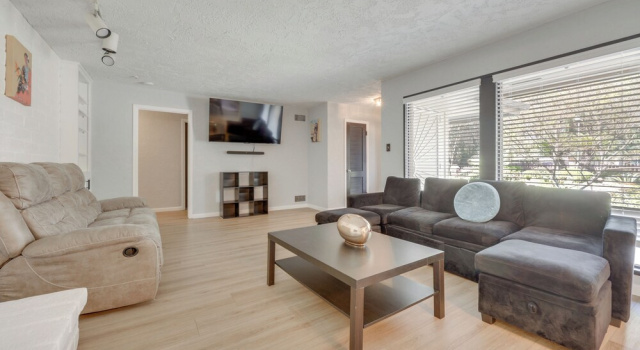 Spacious Home - 6 Mi to Downtown Fresno!, Book Hotel Fresno Californien