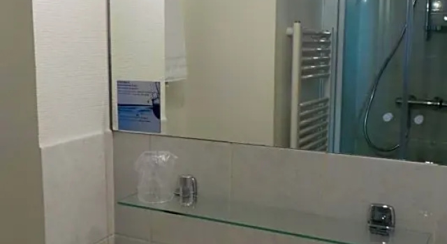 Трёхместный номер Standard Hôtel Le Cambronne