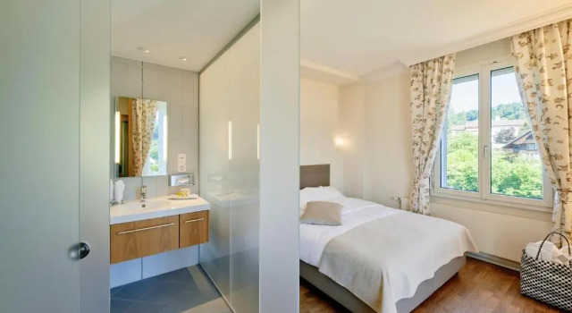 Двухместный номер Comfort с видом на окрестности Ferienwohnungen Hotel Eden Spiez