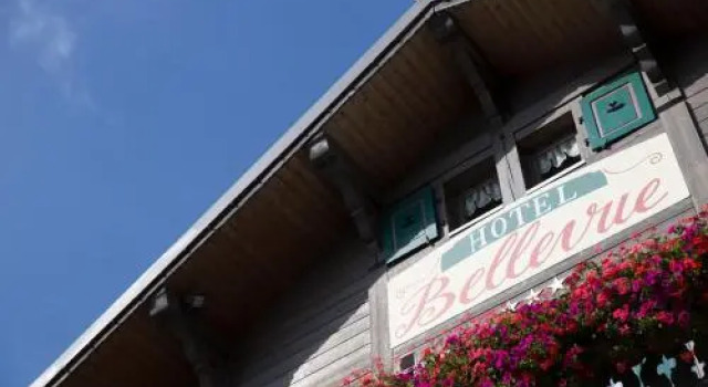 Bellevue, Забронировать Отель Ле-Же Порт дю Солей